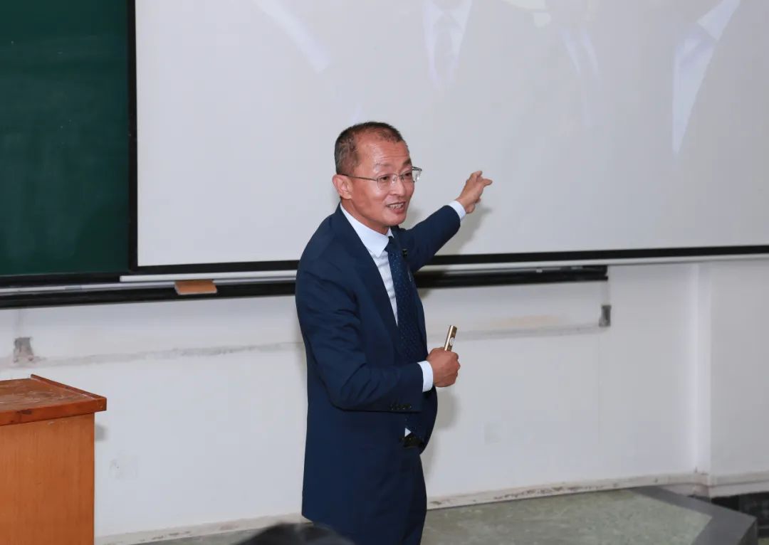 社科賽斯考研董事長甄誠先生應邀為河北工業大學MBA帶來專題講座！
